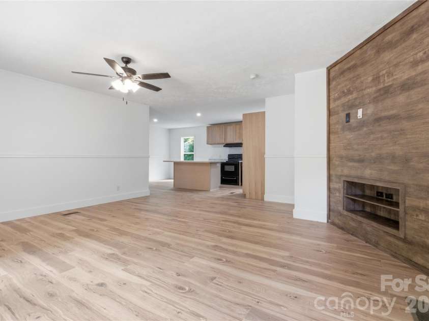 55 Harris Ridge Road, Candler, NC 28715.  MLS# CAR4420194, YatesRealty ID 49298. 