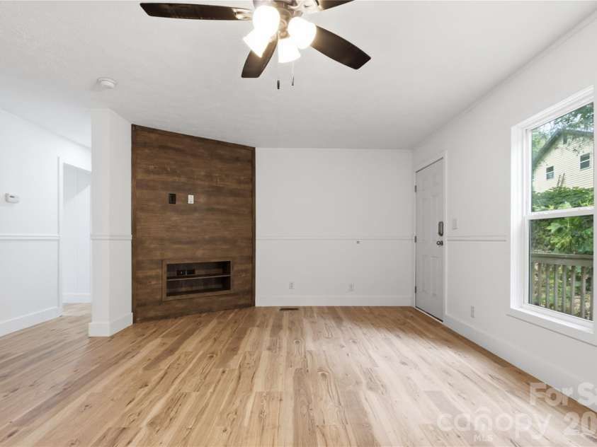 55 Harris Ridge Road, Candler, NC 28715.  MLS# CAR4420194, YatesRealty ID 49298. 