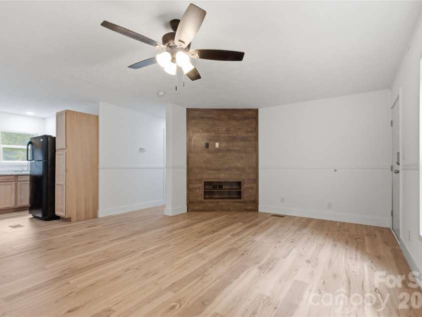 55 Harris Ridge Road, Candler, NC 28715.  MLS# CAR4420194, YatesRealty ID 49298. 