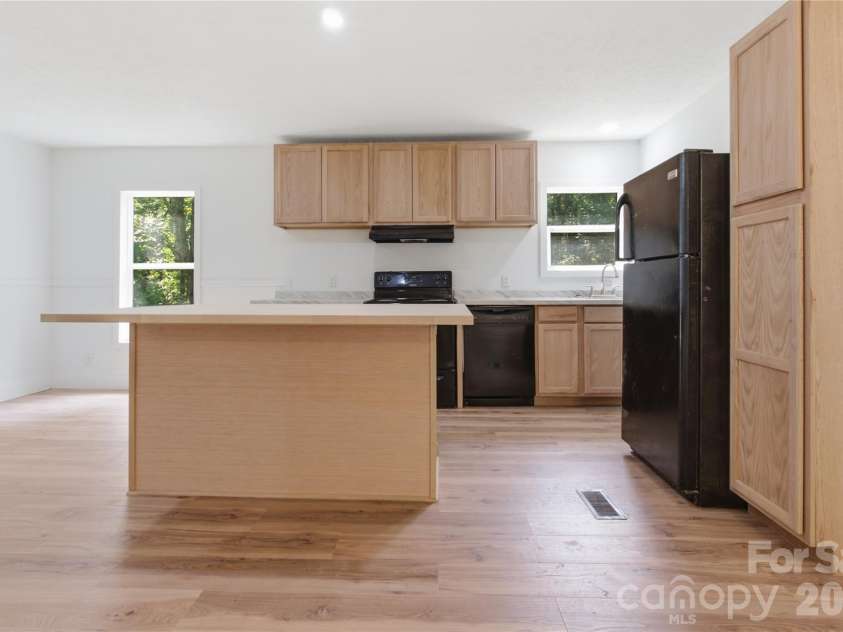55 Harris Ridge Road, Candler, NC 28715.  MLS# CAR4420194, YatesRealty ID 49298. 