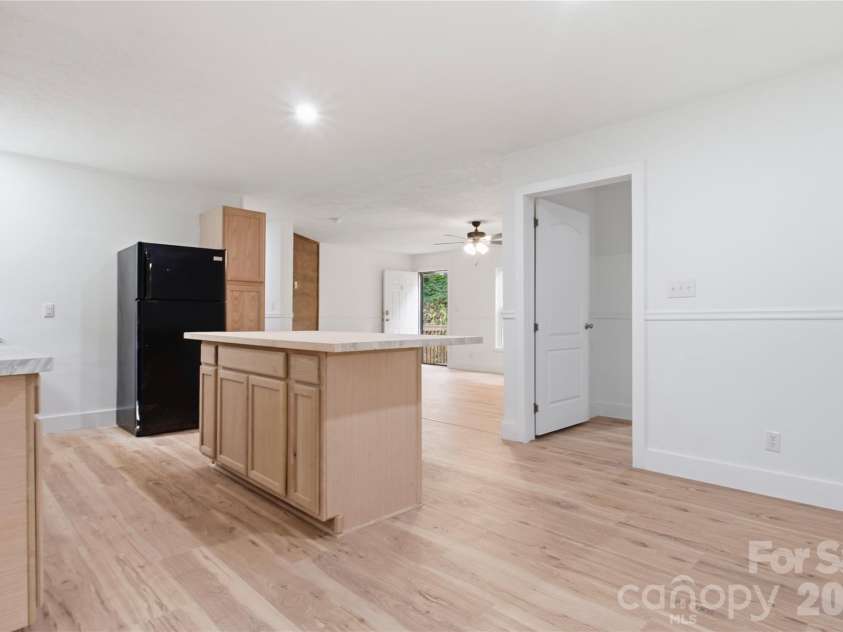55 Harris Ridge Road, Candler, NC 28715.  MLS# CAR4420194, YatesRealty ID 49298. 