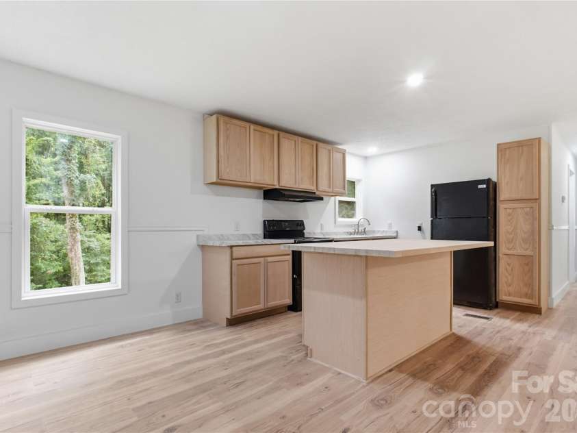 55 Harris Ridge Road, Candler, NC 28715.  MLS# CAR4420194, YatesRealty ID 49298. 