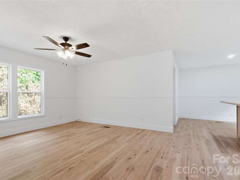 55 Harris Ridge Road, Candler, NC 28715.  MLS# CAR4420194, YatesRealty ID 49298. 