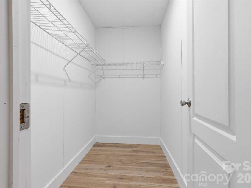 55 Harris Ridge Road, Candler, NC 28715.  MLS# CAR4420194, YatesRealty ID 49298. 