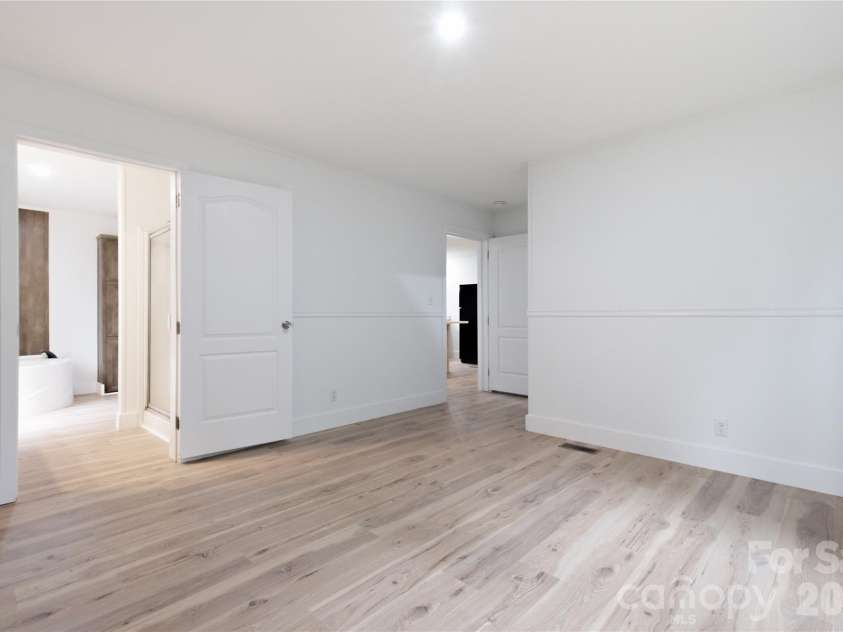 55 Harris Ridge Road, Candler, NC 28715.  MLS# CAR4420194, YatesRealty ID 49298. 