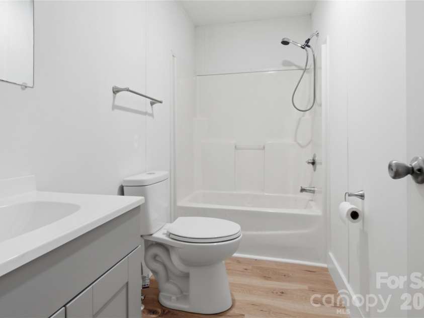 55 Harris Ridge Road, Candler, NC 28715.  MLS# CAR4420194, YatesRealty ID 49298. 
