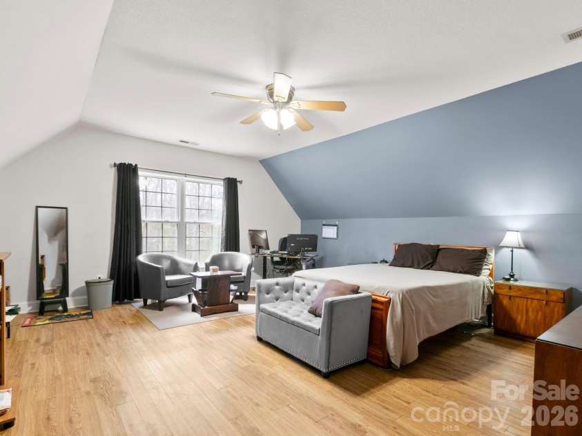 28 Chapel Park Road, Asheville, NC 28803.  MLS# CAR4417215, YatesRealty ID 49302. 
