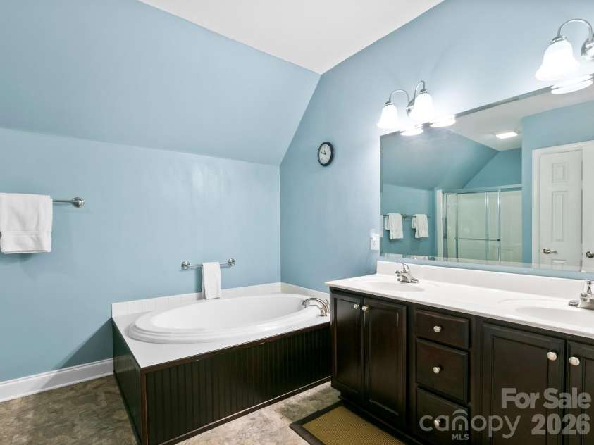 28 Chapel Park Road, Asheville, NC 28803.  MLS# CAR4417215, YatesRealty ID 49302. 