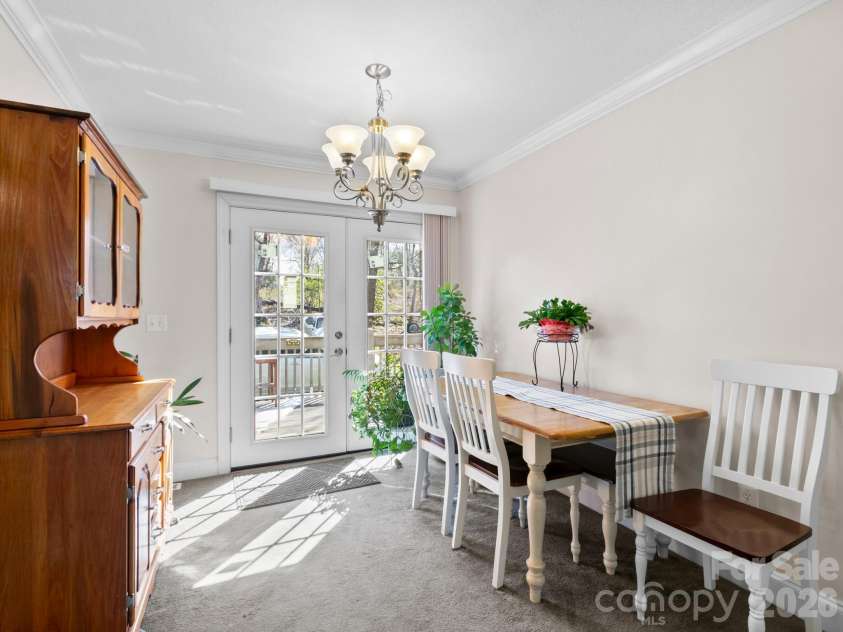 28 Chapel Park Road, Asheville, NC 28803.  MLS# CAR4417215, YatesRealty ID 49302. 