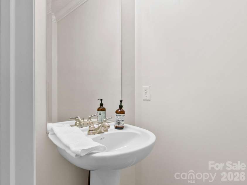 28 Chapel Park Road, Asheville, NC 28803.  MLS# CAR4417215, YatesRealty ID 49302. 