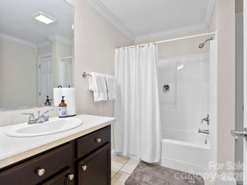 28 Chapel Park Road, Asheville, NC 28803.  MLS# CAR4417215, YatesRealty ID 49302. 