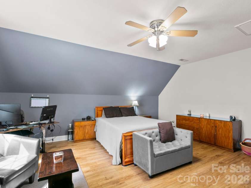 28 Chapel Park Road, Asheville, NC 28803.  MLS# CAR4417215, YatesRealty ID 49302. 