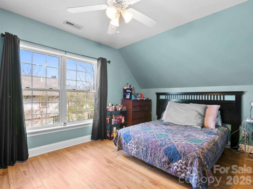 28 Chapel Park Road, Asheville, NC 28803.  MLS# CAR4417215, YatesRealty ID 49302. 