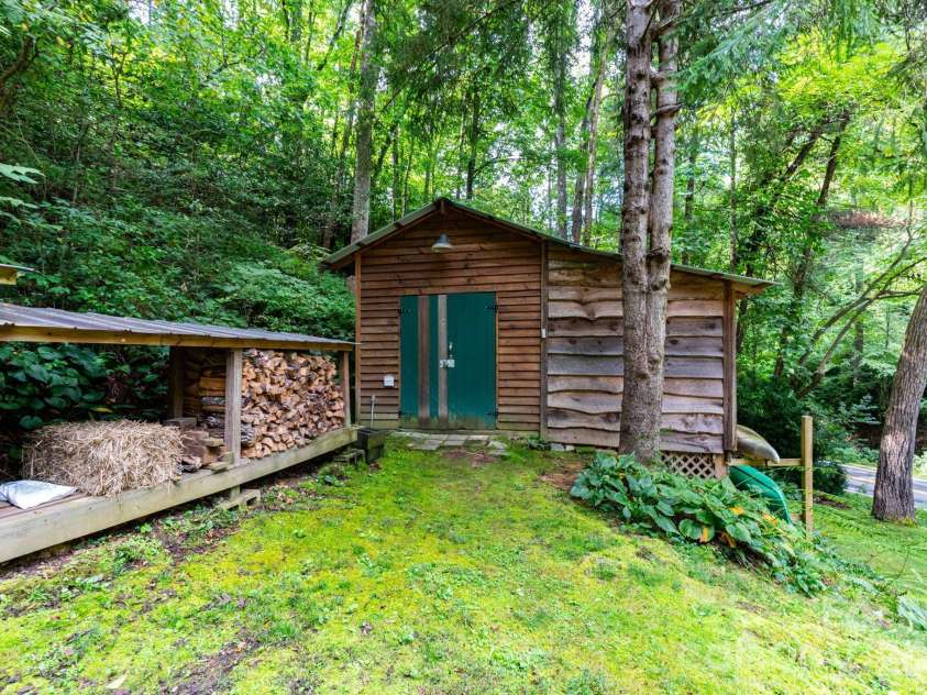 3387 Union Hill Road, Whittier, NC 28789.  MLS# CAR4421408, YatesRealty ID 49303. 
