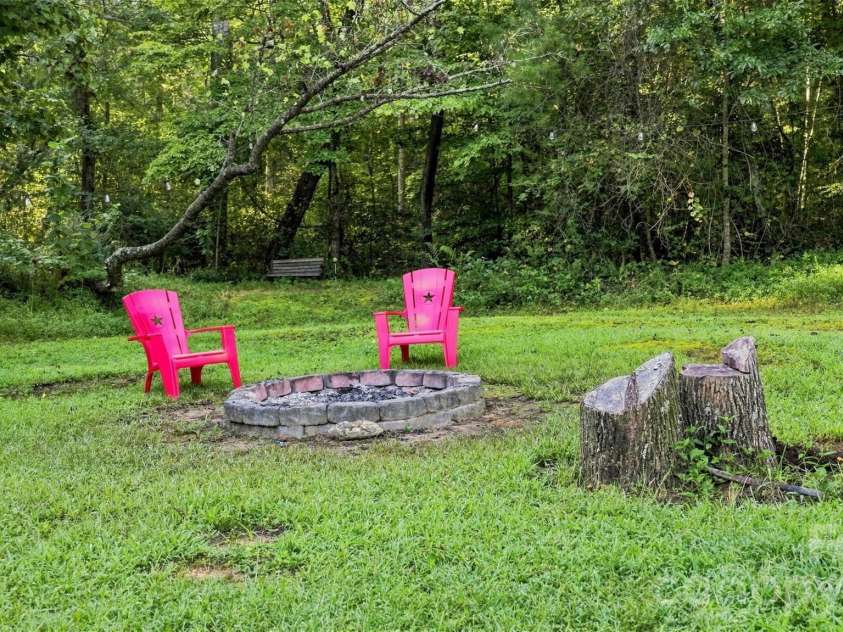 4782 29th Street Drive, Hickory, NC 28601.  MLS# CAR4415429, YatesRealty ID 49304. Firepit Area