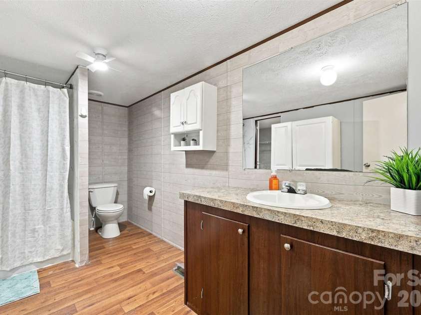 4782 29th Street Drive, Hickory, NC 28601.  MLS# CAR4415429, YatesRealty ID 49304. Master Bathroom