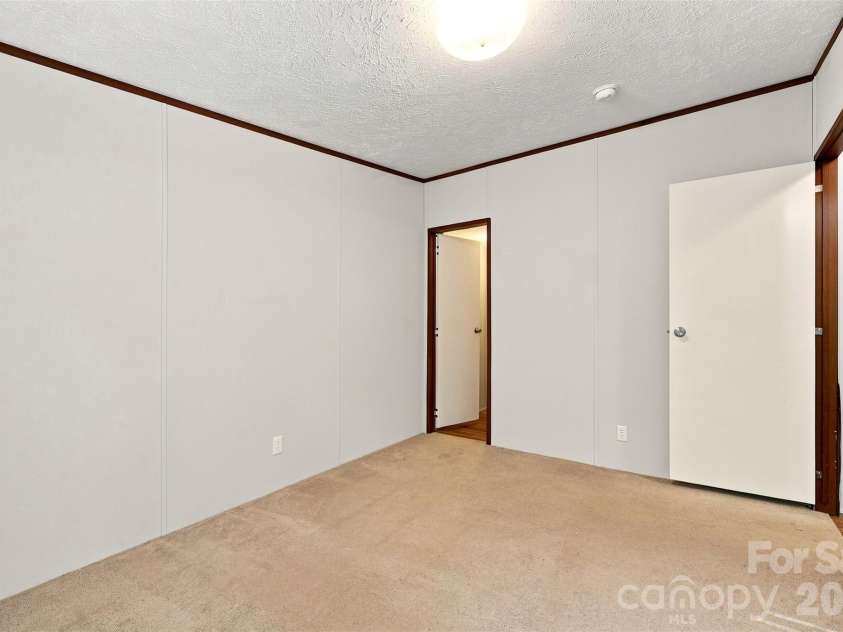 4782 29th Street Drive, Hickory, NC 28601.  MLS# CAR4415429, YatesRealty ID 49304. Second Bedroom