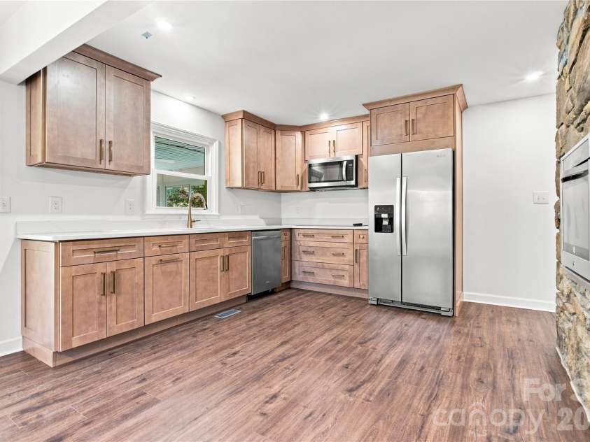 37 Guffey Mountain Road, Fairview, NC 28730.  MLS# CAR4422239, YatesRealty ID 49305. 