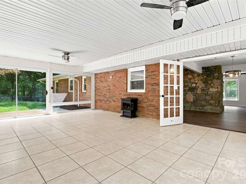 37 Guffey Mountain Road, Fairview, NC 28730.  MLS# CAR4422239, YatesRealty ID 49305. 