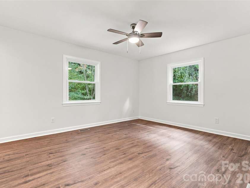 37 Guffey Mountain Road, Fairview, NC 28730.  MLS# CAR4422239, YatesRealty ID 49305. 