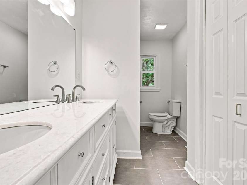 37 Guffey Mountain Road, Fairview, NC 28730.  MLS# CAR4422239, YatesRealty ID 49305. 