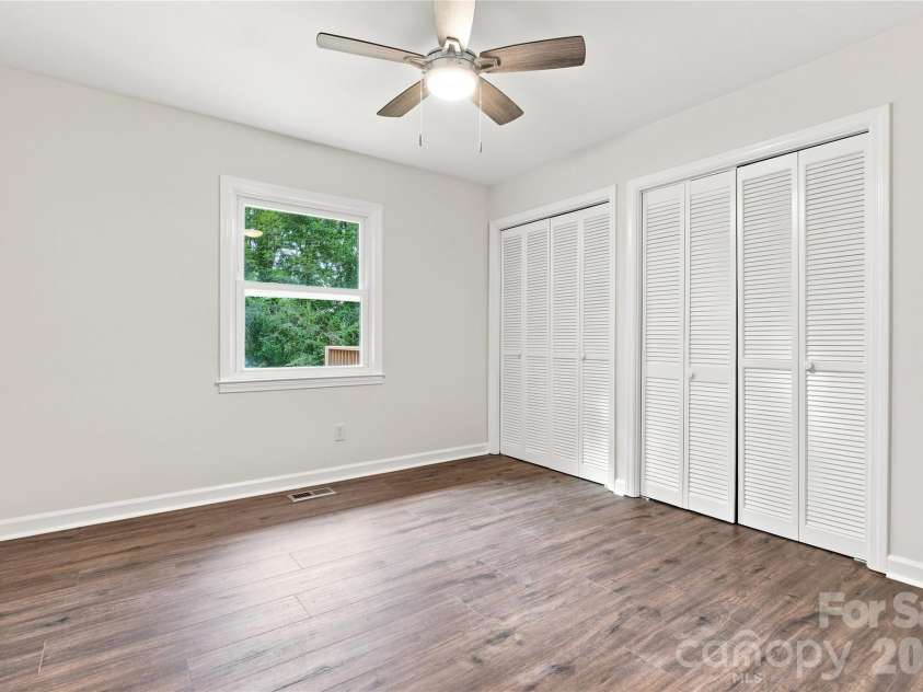 37 Guffey Mountain Road, Fairview, NC 28730.  MLS# CAR4422239, YatesRealty ID 49305. 