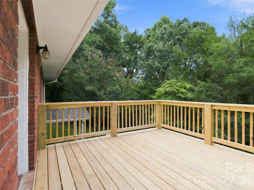 37 Guffey Mountain Road, Fairview, NC 28730.  MLS# CAR4422239, YatesRealty ID 49305. 
