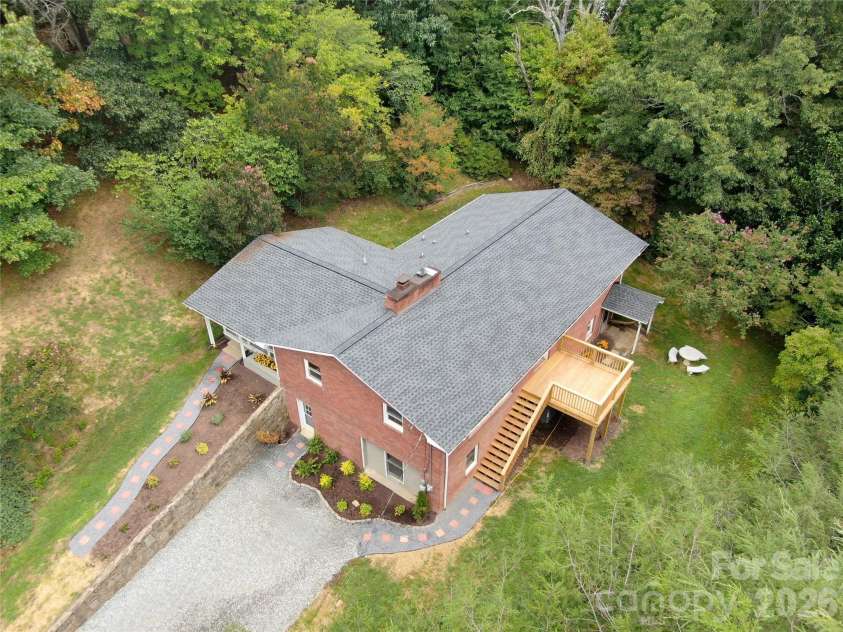 37 Guffey Mountain Road, Fairview, NC 28730.  MLS# CAR4422239, YatesRealty ID 49305. 