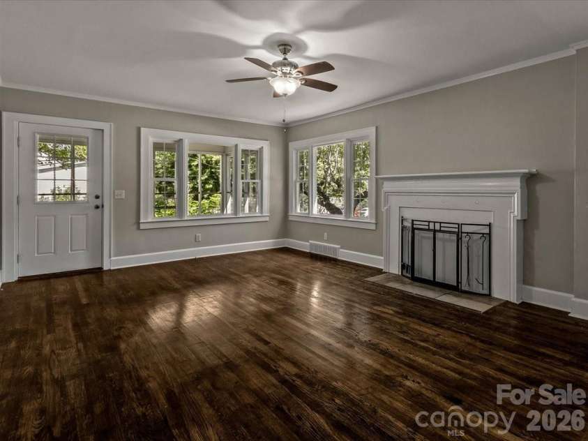 422 Altapass Highway, Spruce Pine, NC 28777.  MLS# CAR4422075, YatesRealty ID 49306. 