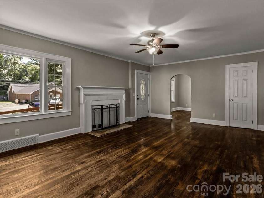 422 Altapass Highway, Spruce Pine, NC 28777.  MLS# CAR4422075, YatesRealty ID 49306. 