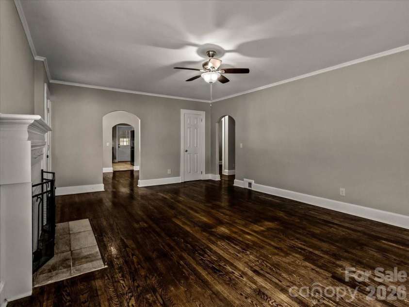 422 Altapass Highway, Spruce Pine, NC 28777.  MLS# CAR4422075, YatesRealty ID 49306. 