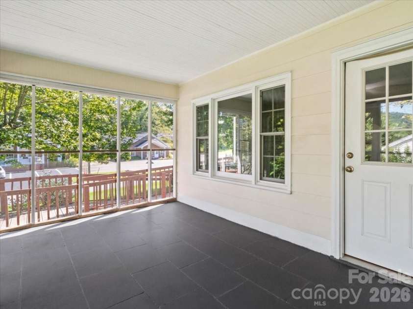 422 Altapass Highway, Spruce Pine, NC 28777.  MLS# CAR4422075, YatesRealty ID 49306. 