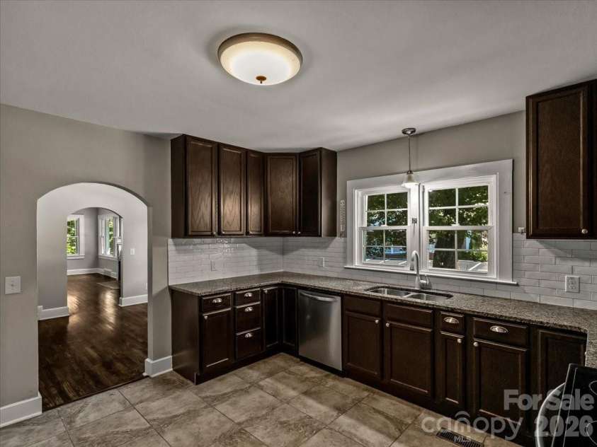 422 Altapass Highway, Spruce Pine, NC 28777.  MLS# CAR4422075, YatesRealty ID 49306. 
