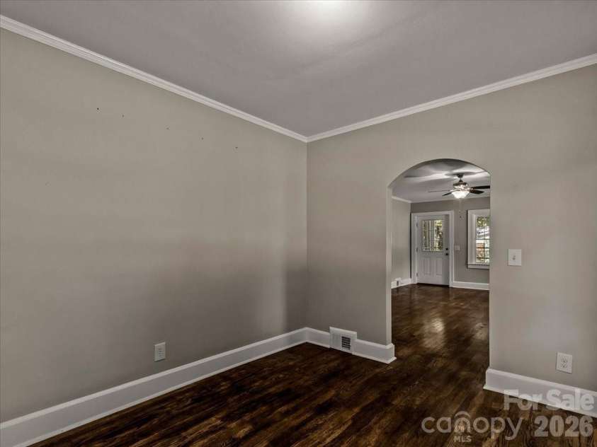 422 Altapass Highway, Spruce Pine, NC 28777.  MLS# CAR4422075, YatesRealty ID 49306. 