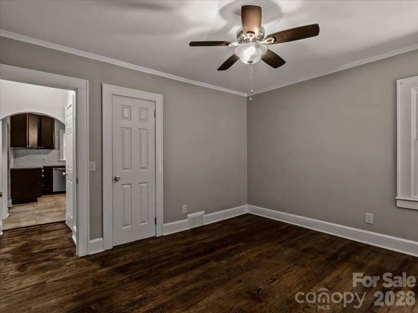 422 Altapass Highway, Spruce Pine, NC 28777.  MLS# CAR4422075, YatesRealty ID 49306. 