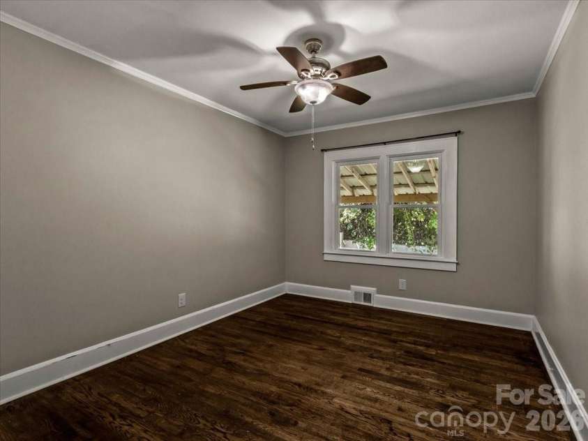 422 Altapass Highway, Spruce Pine, NC 28777.  MLS# CAR4422075, YatesRealty ID 49306. 