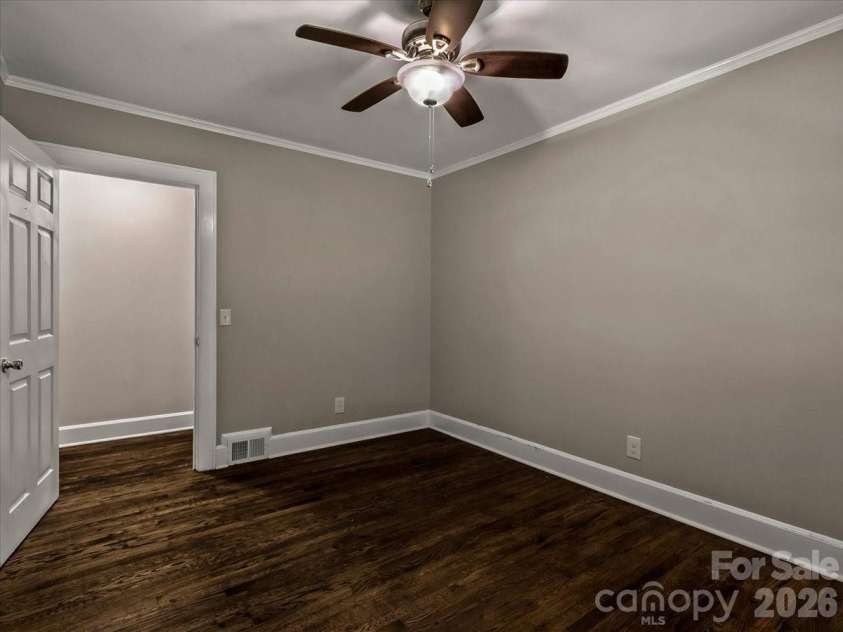 422 Altapass Highway, Spruce Pine, NC 28777.  MLS# CAR4422075, YatesRealty ID 49306. 