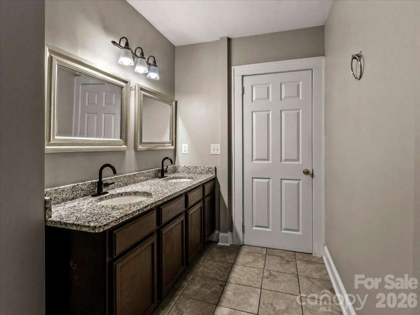 422 Altapass Highway, Spruce Pine, NC 28777.  MLS# CAR4422075, YatesRealty ID 49306. 