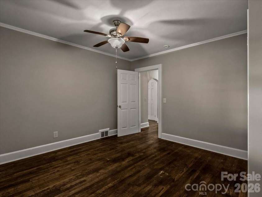 422 Altapass Highway, Spruce Pine, NC 28777.  MLS# CAR4422075, YatesRealty ID 49306. 