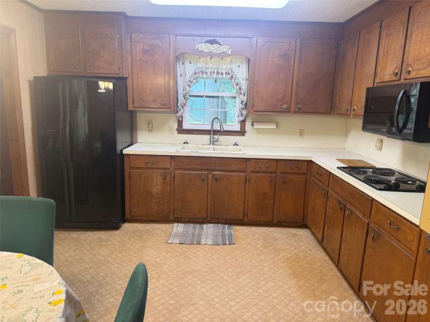 511 Church Street, Kershaw, SC 29067.  MLS# CAR4405856, YatesRealty ID 49308. 