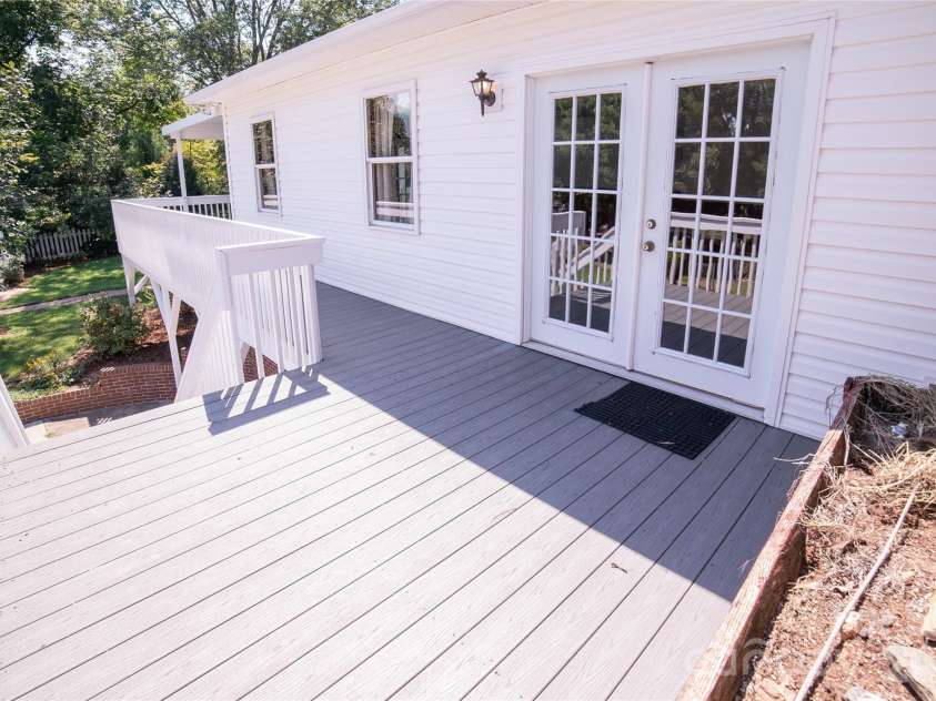 115 Chestnut Street, Morganton, NC 28655.  MLS# CAR4422295, YatesRealty ID 49309. 