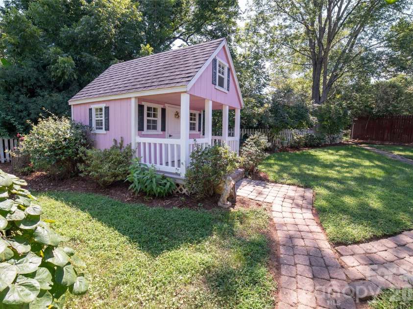 115 Chestnut Street, Morganton, NC 28655.  MLS# CAR4422295, YatesRealty ID 49309. 
