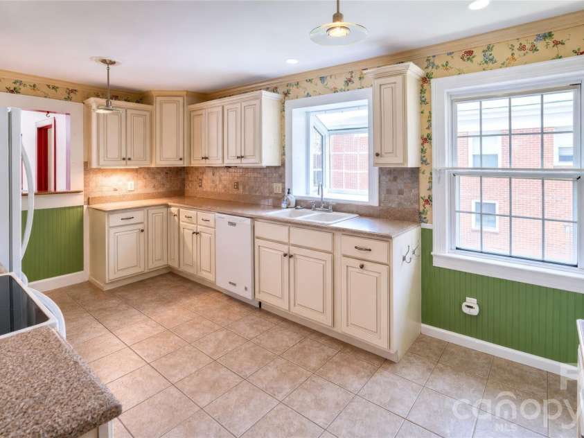 115 Chestnut Street, Morganton, NC 28655.  MLS# CAR4422295, YatesRealty ID 49309. 