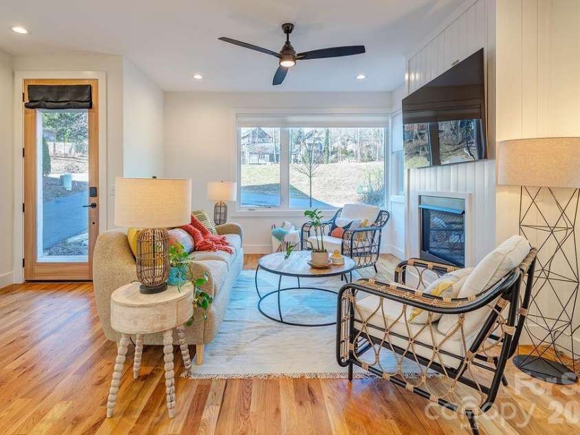 21 Orrinel Way, Asheville, NC 28806.  MLS# CAR4333114, YatesRealty ID 4931. 