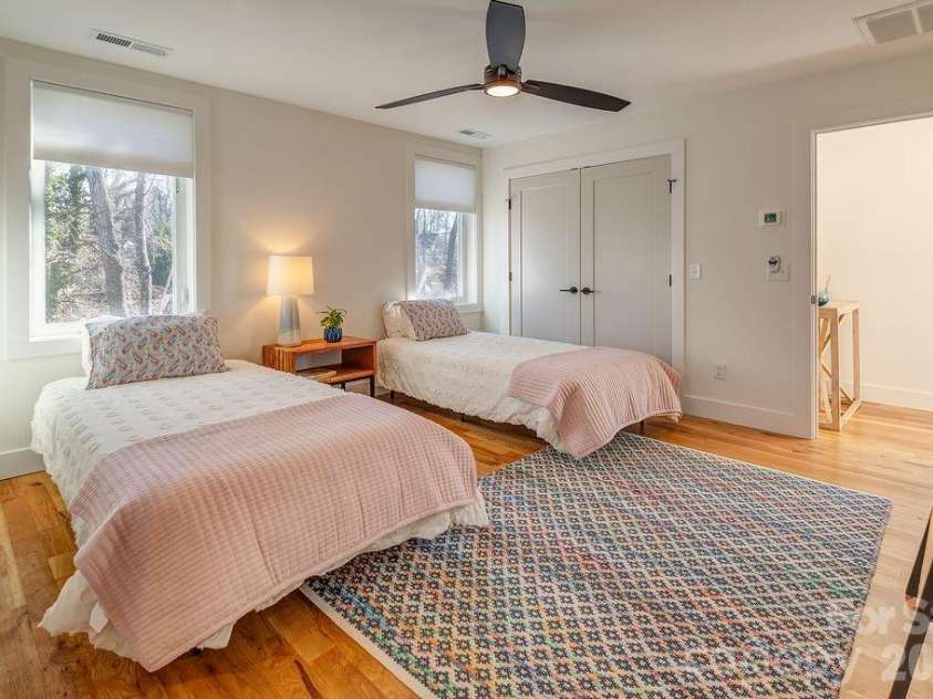 21 Orrinel Way, Asheville, NC 28806.  MLS# CAR4333114, YatesRealty ID 4931. 