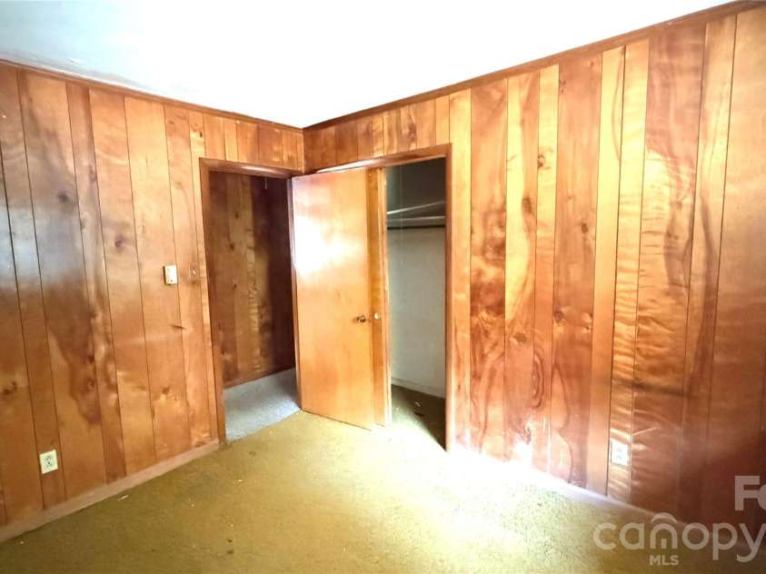 1515 Pleasant Plains Road, Matthews, NC 28105.  MLS# CAR4421977, YatesRealty ID 49310. 