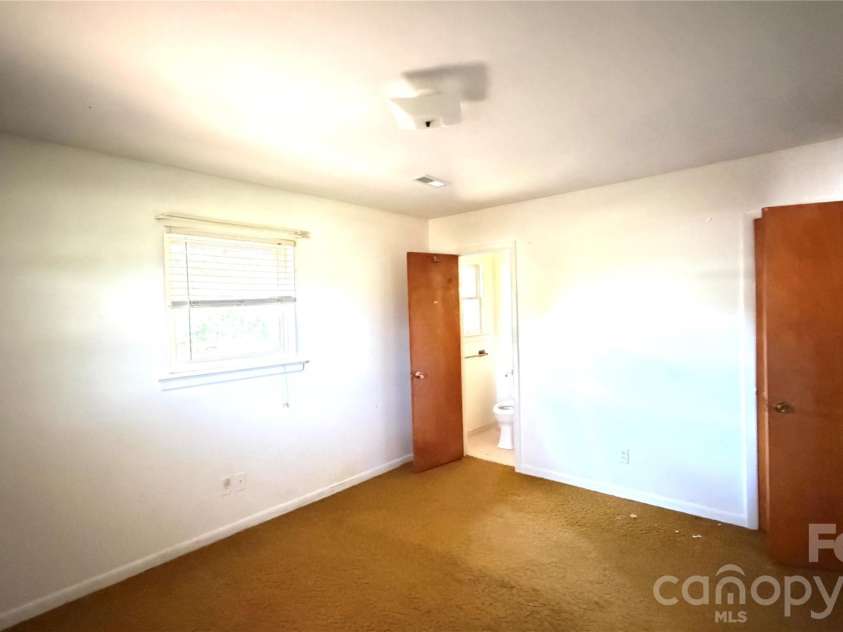 1515 Pleasant Plains Road, Matthews, NC 28105.  MLS# CAR4421977, YatesRealty ID 49310. 