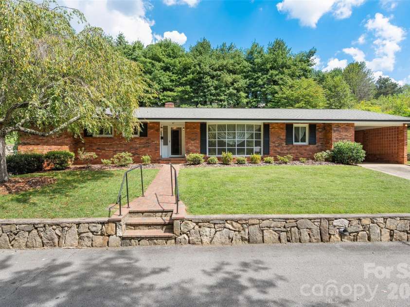 62 Haywood Drive, Canton, NC 28716.  MLS# CAR4410341, YatesRealty ID 49311. 