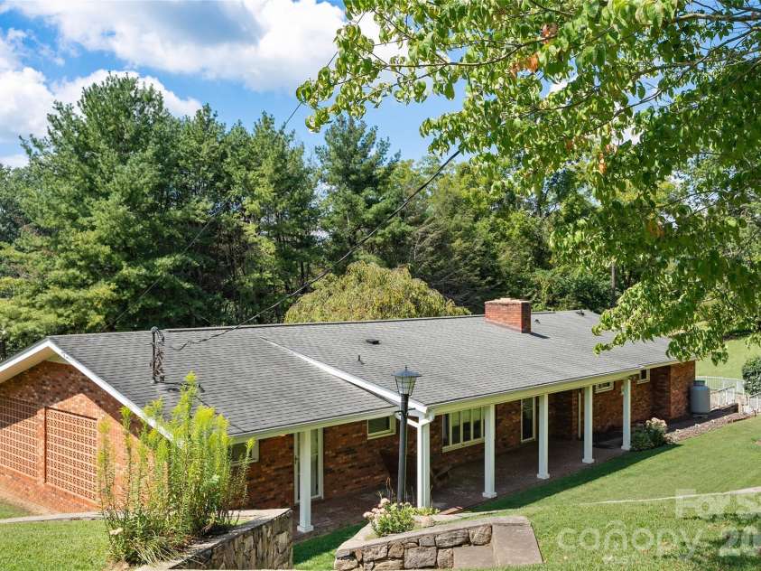 62 Haywood Drive, Canton, NC 28716.  MLS# CAR4410341, YatesRealty ID 49311. 