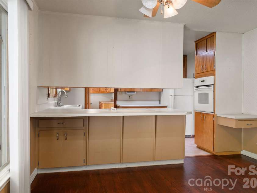 62 Haywood Drive, Canton, NC 28716.  MLS# CAR4410341, YatesRealty ID 49311. 
